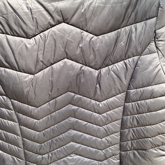 NWT RED X COLLECTION. Black size medium - Picture 11 of 11